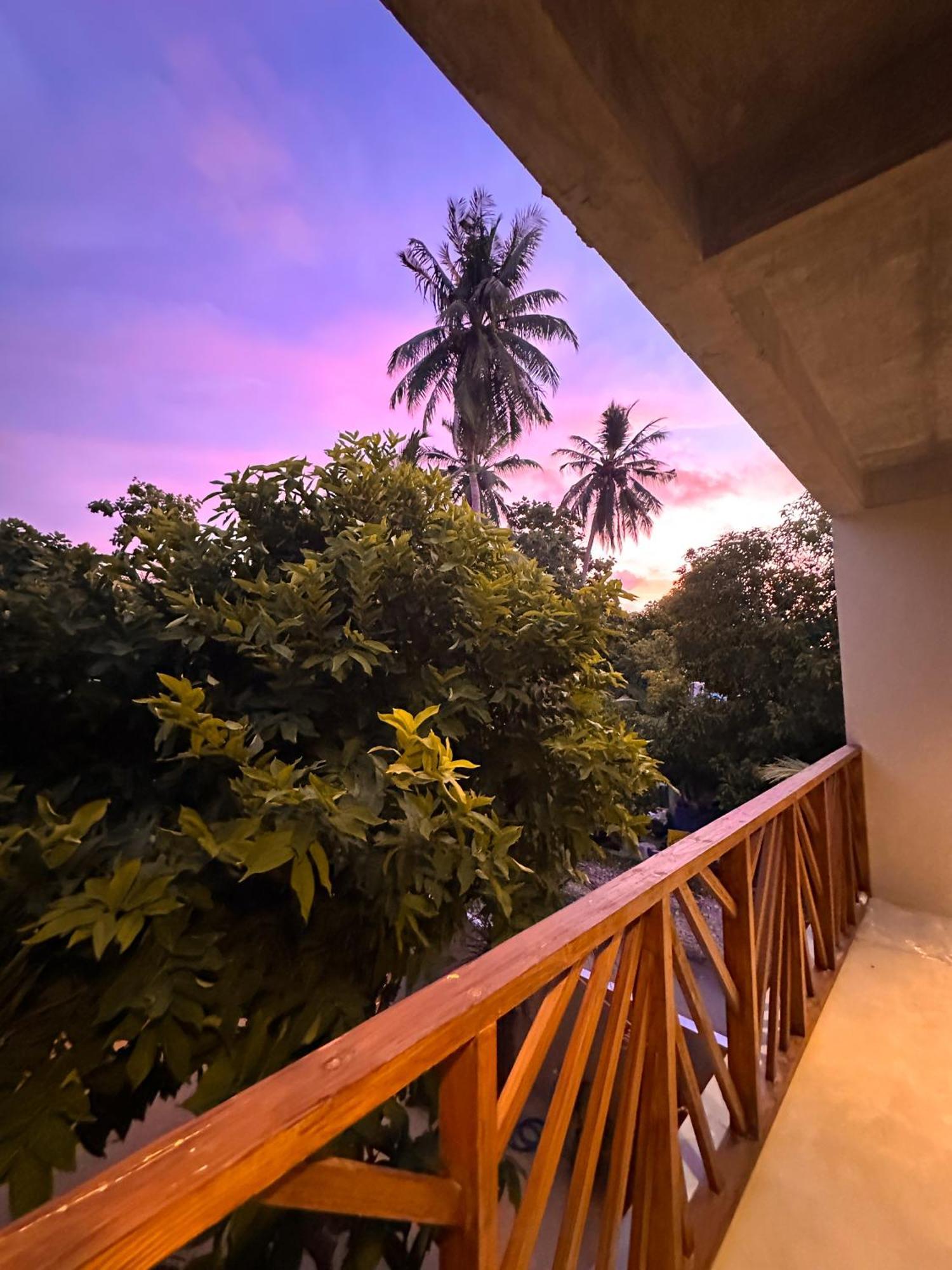 The Palm Ray Rasdhoo Bed & Breakfast Exterior photo