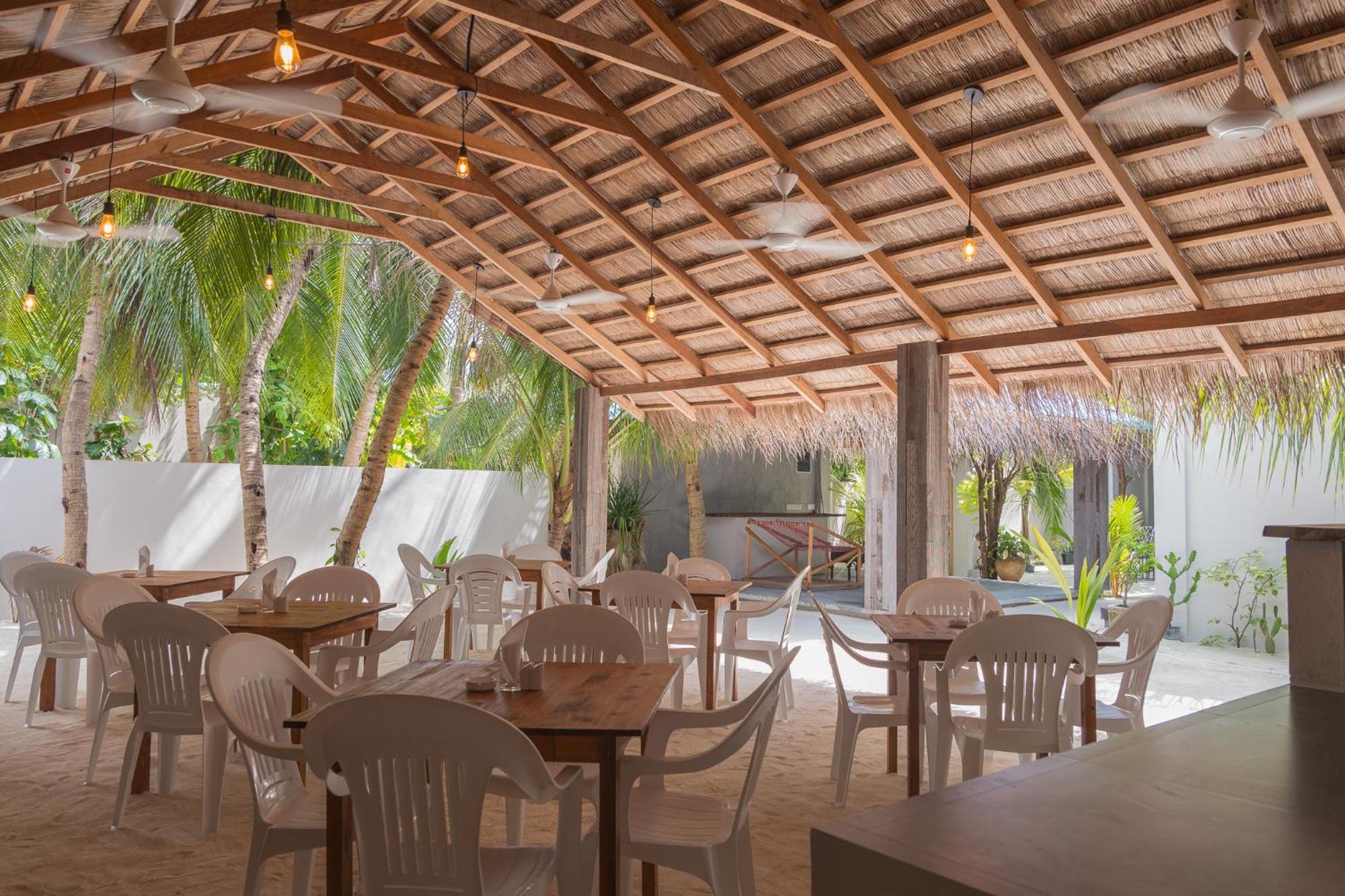 The Palm Ray Rasdhoo Bed & Breakfast Exterior photo